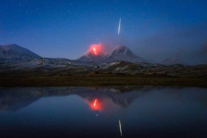 Meteora durante un eruzione vulcanica