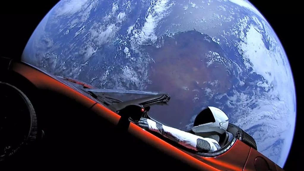 La Tesla lanciata nello spazio con SpaceX Falcon Heavy