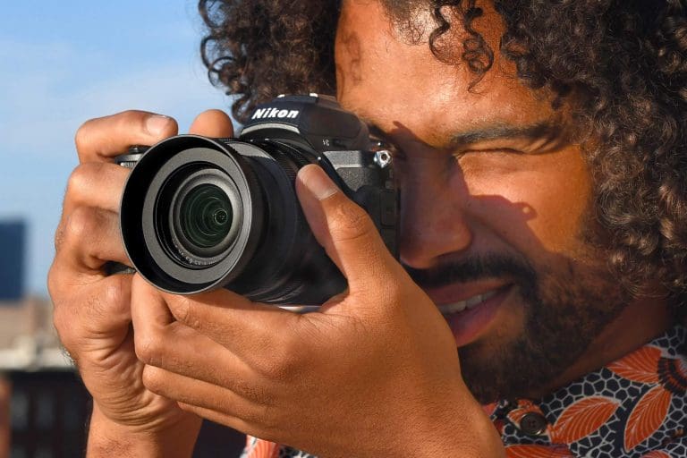 Nikon smetterà di produrre fotocamere in Giappone e sposterà la produzione in Thailandia