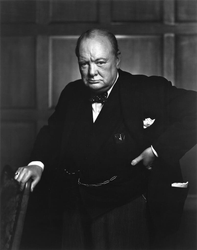 Sir Winston Churchill foto di Yousuf Karsh 1080px