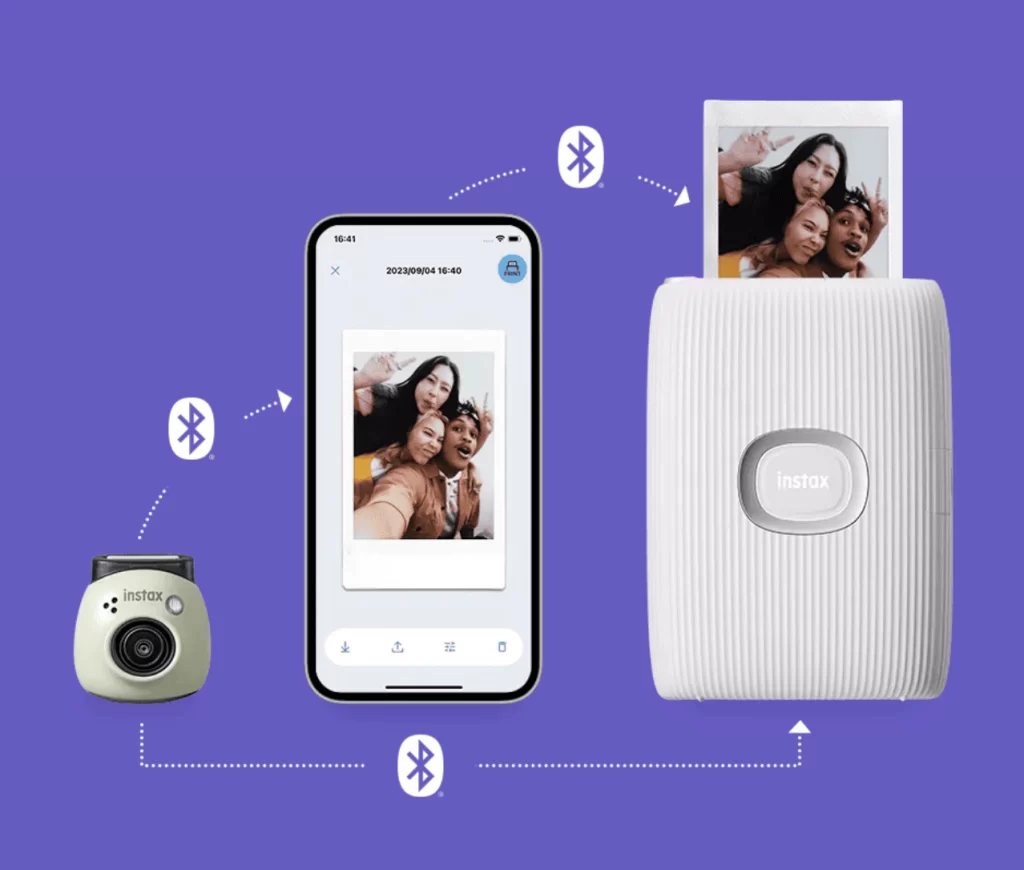 La Instax Pal è una fotocamera progettata per essere portata ovunque, divertirsi e socializzare senza impostazioni complicate.