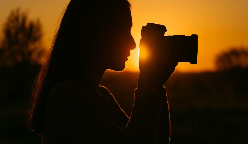 Ritratti in controluce al tramonto