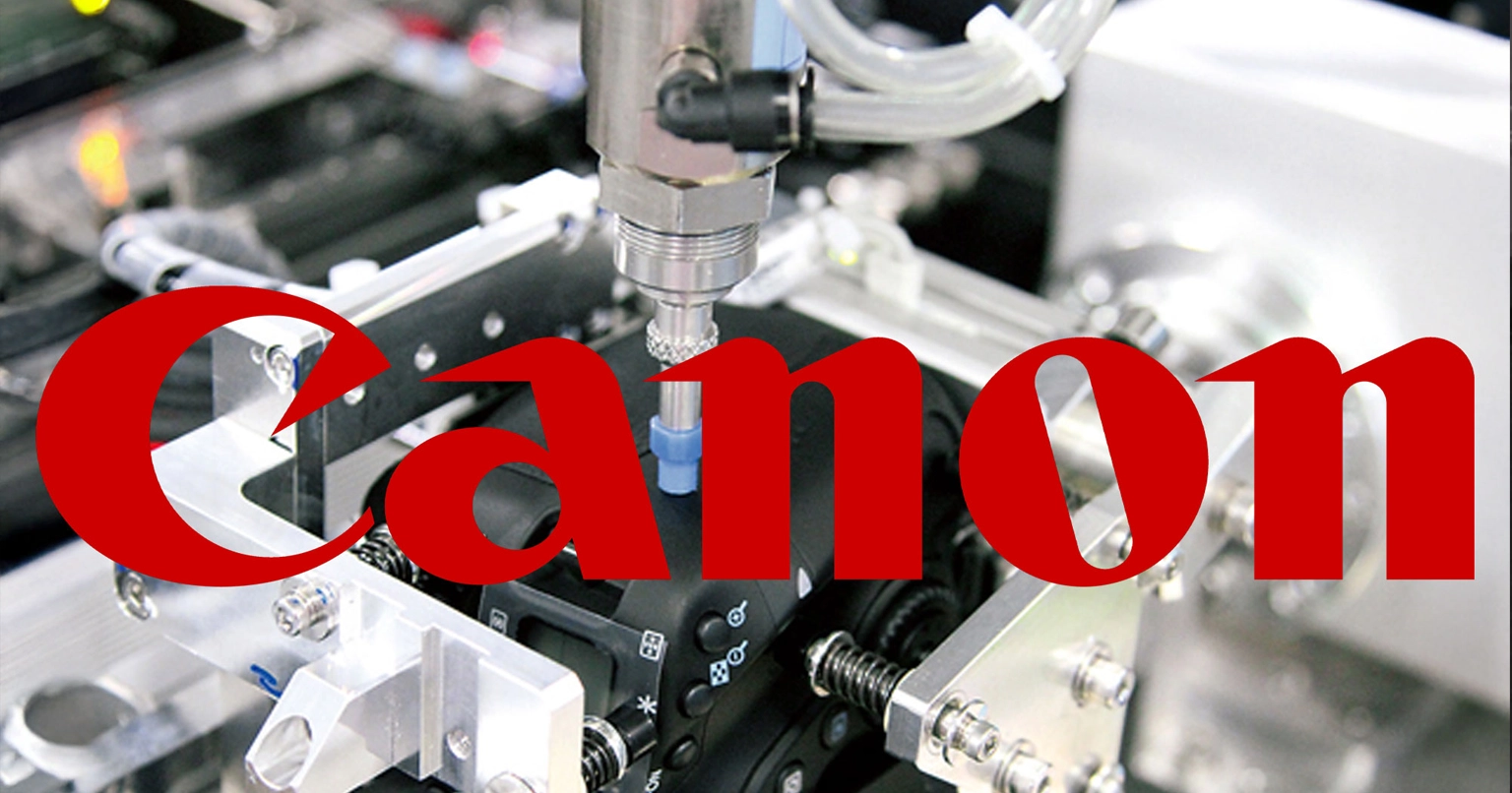 Canon esternalizza produzione fotocamere