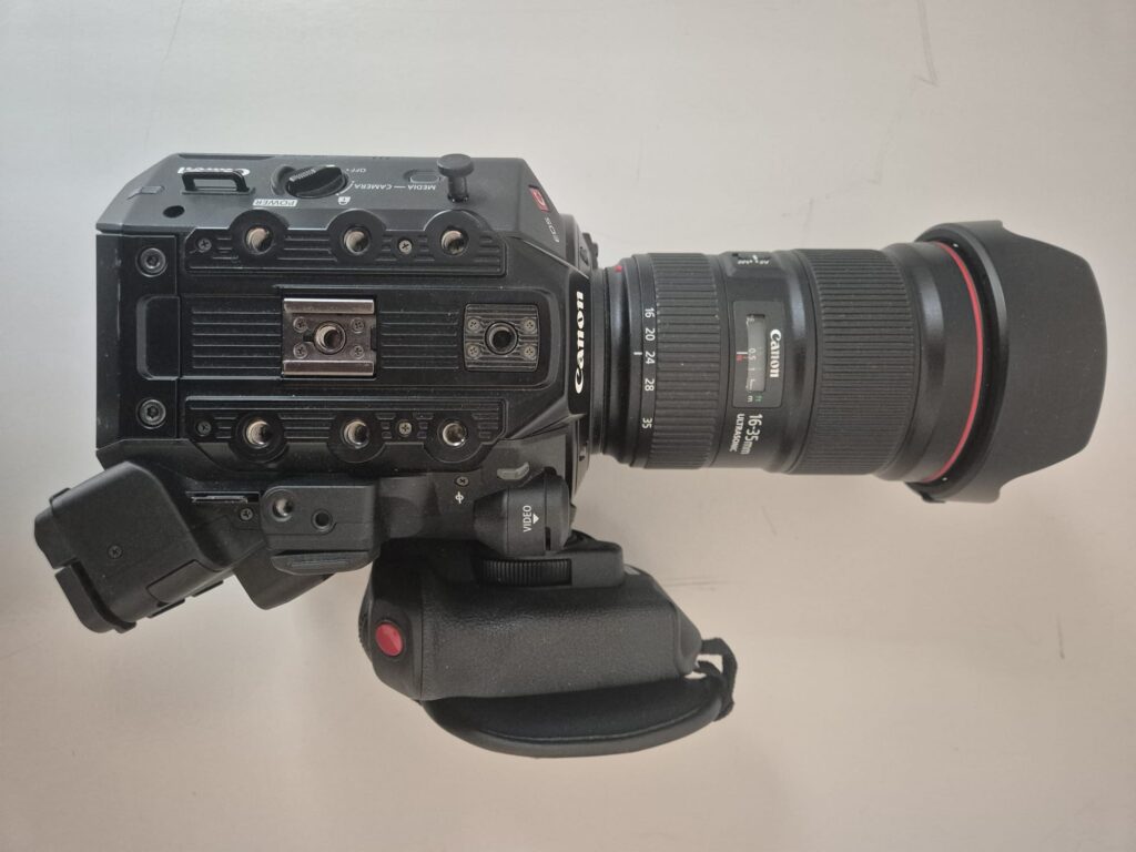 vista dall'alto della Canon EOS C300 Mark III