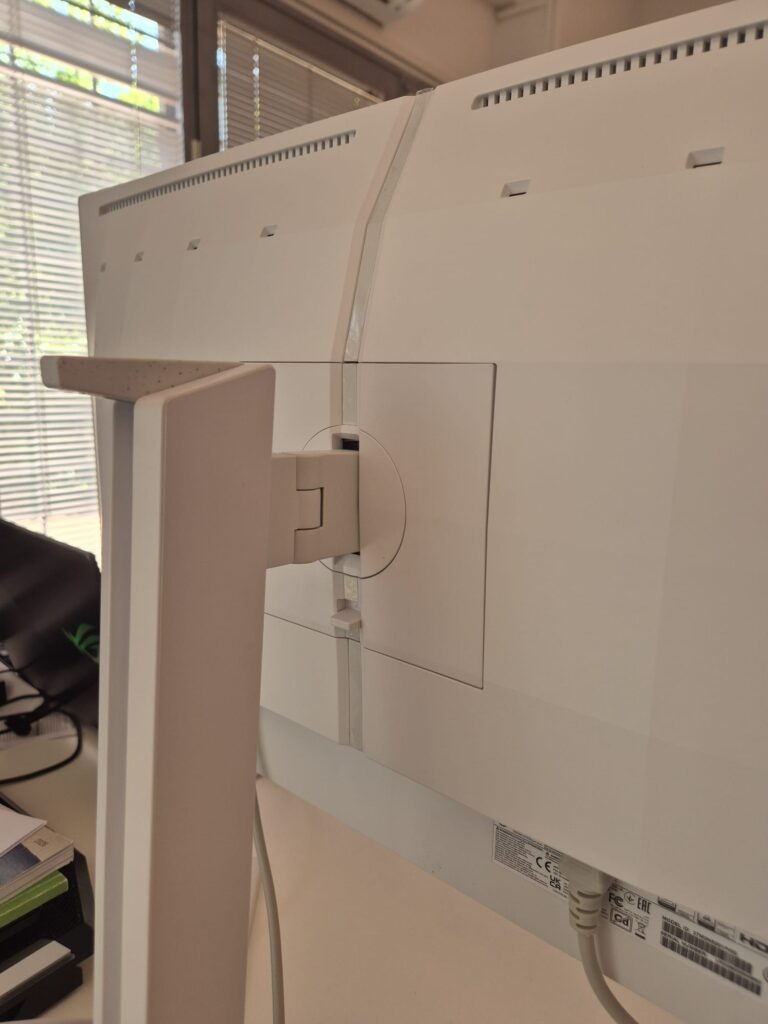 Recensione Philips 27M2N5201P 10