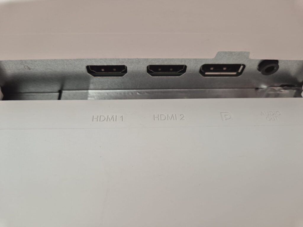Recensione Philips 27M2N5201P 12