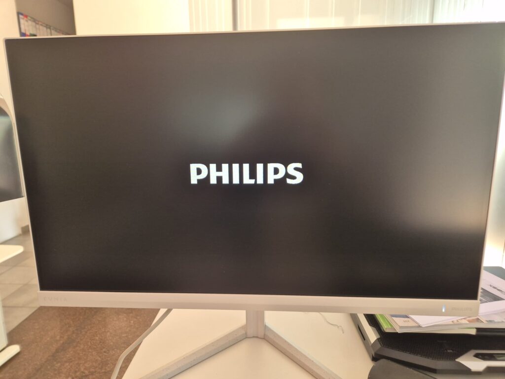 Recensione Philips 27M2N5201P 4